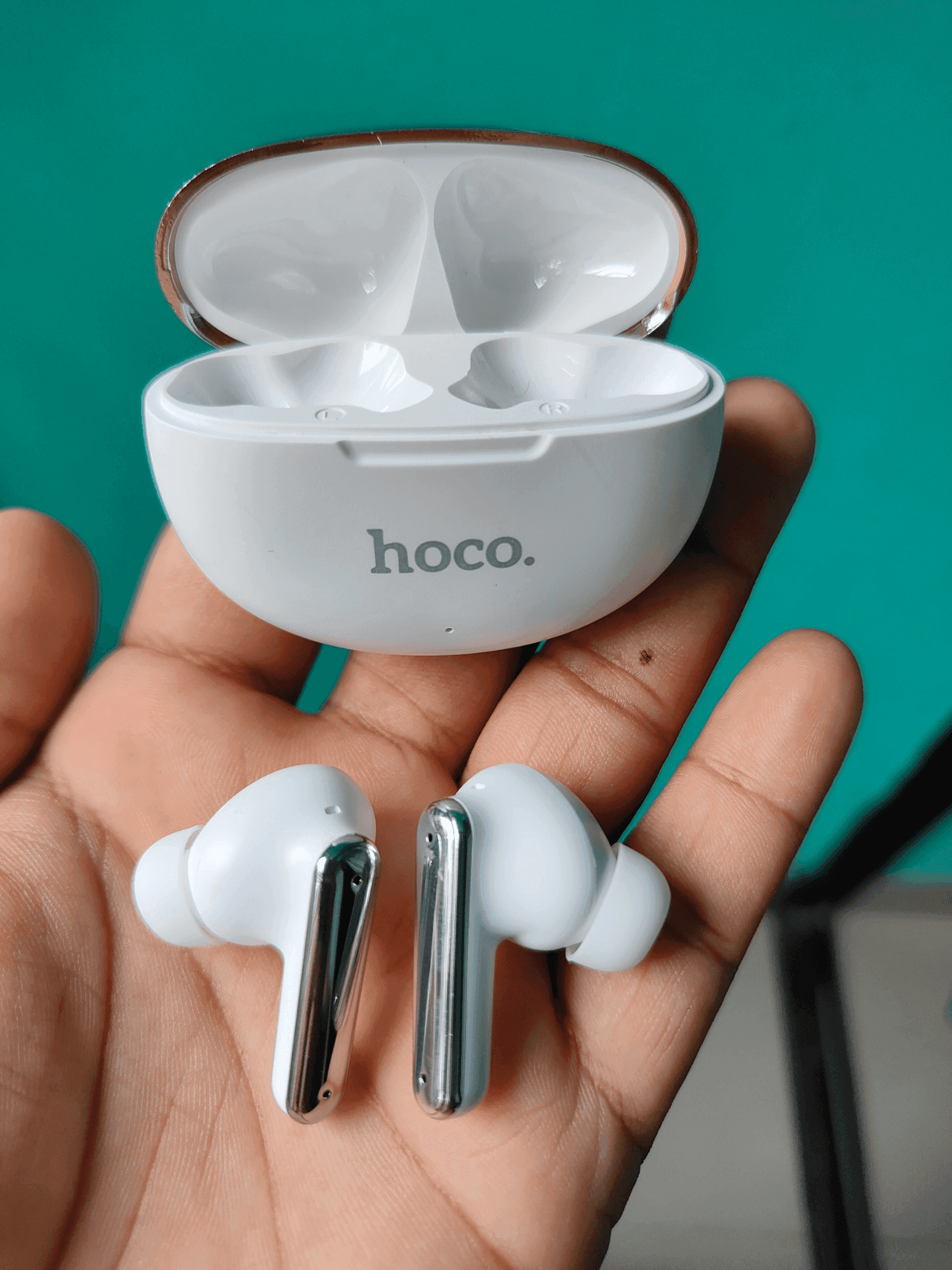 Hoco EQ12 Alpha Wireless Earbuds (āϏāĻžāĻĻāĻž āĻāĻžāϞāĻžāϰ)